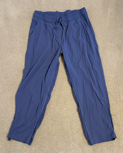 Lululemon dance studio crop - lululemon,